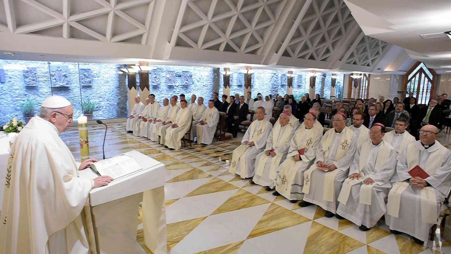 Il Papa: i preti siano gioiosi come don Bosco