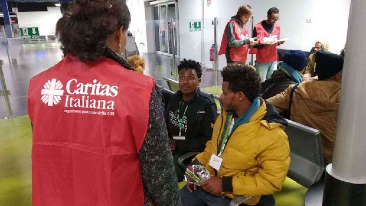 Arrivati altri 85 profughi a Fiumicino. Li accoglieranno 17 diocesi