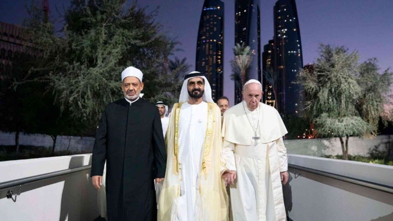 Il Papa: le religioni siano sentinelle di fraternità nel buio dei conflitti