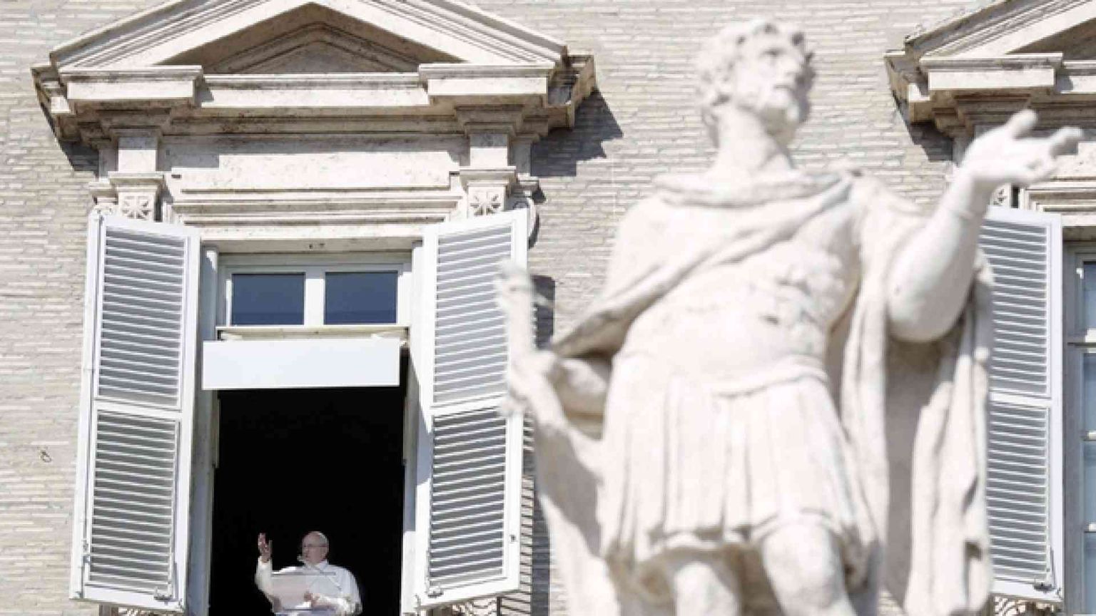 Il Papa: la gioia è condividere i nostri beni, non farne degli idoli