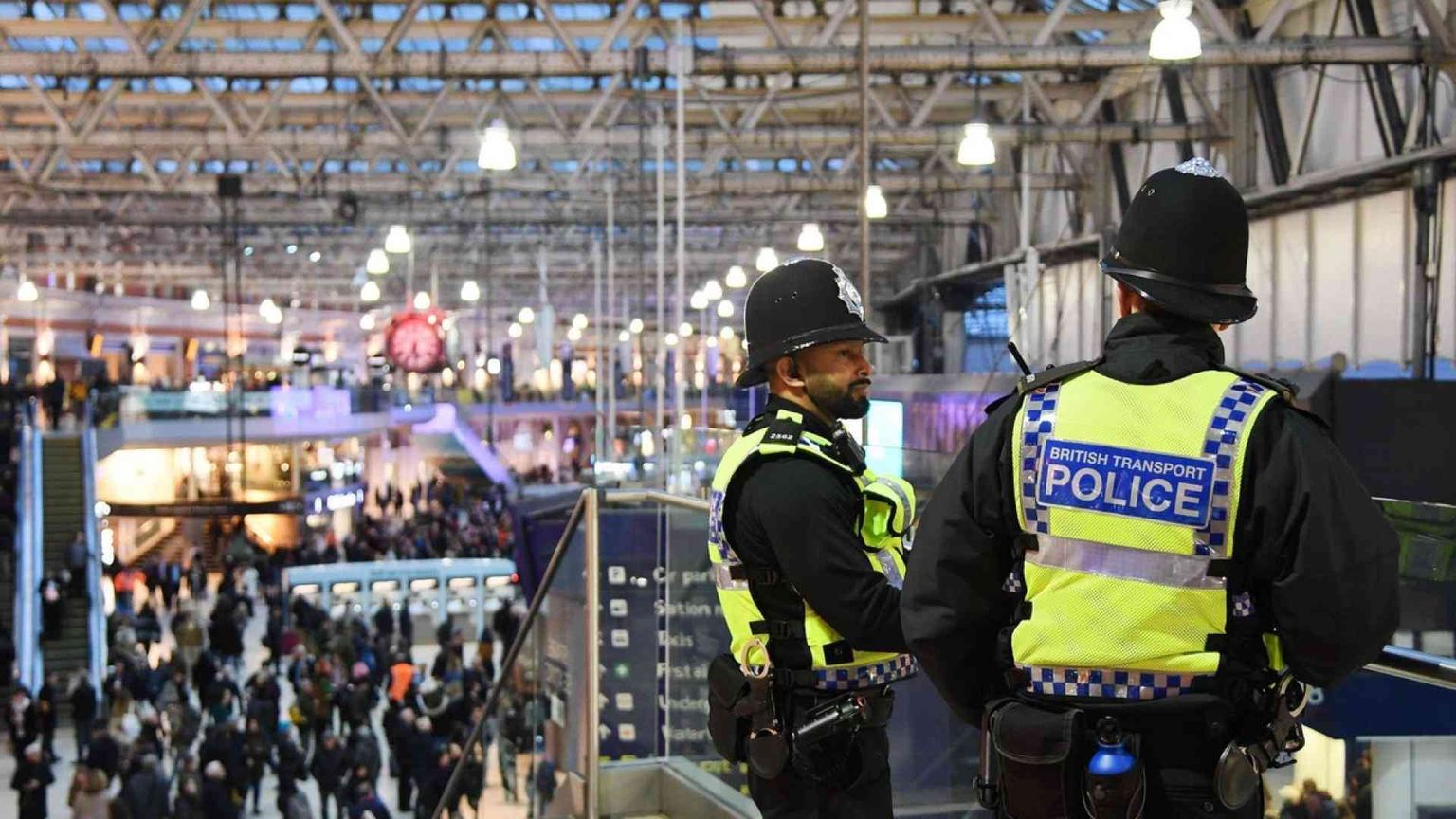 Londra, i pacchi bomba spediti dall'Irlanda