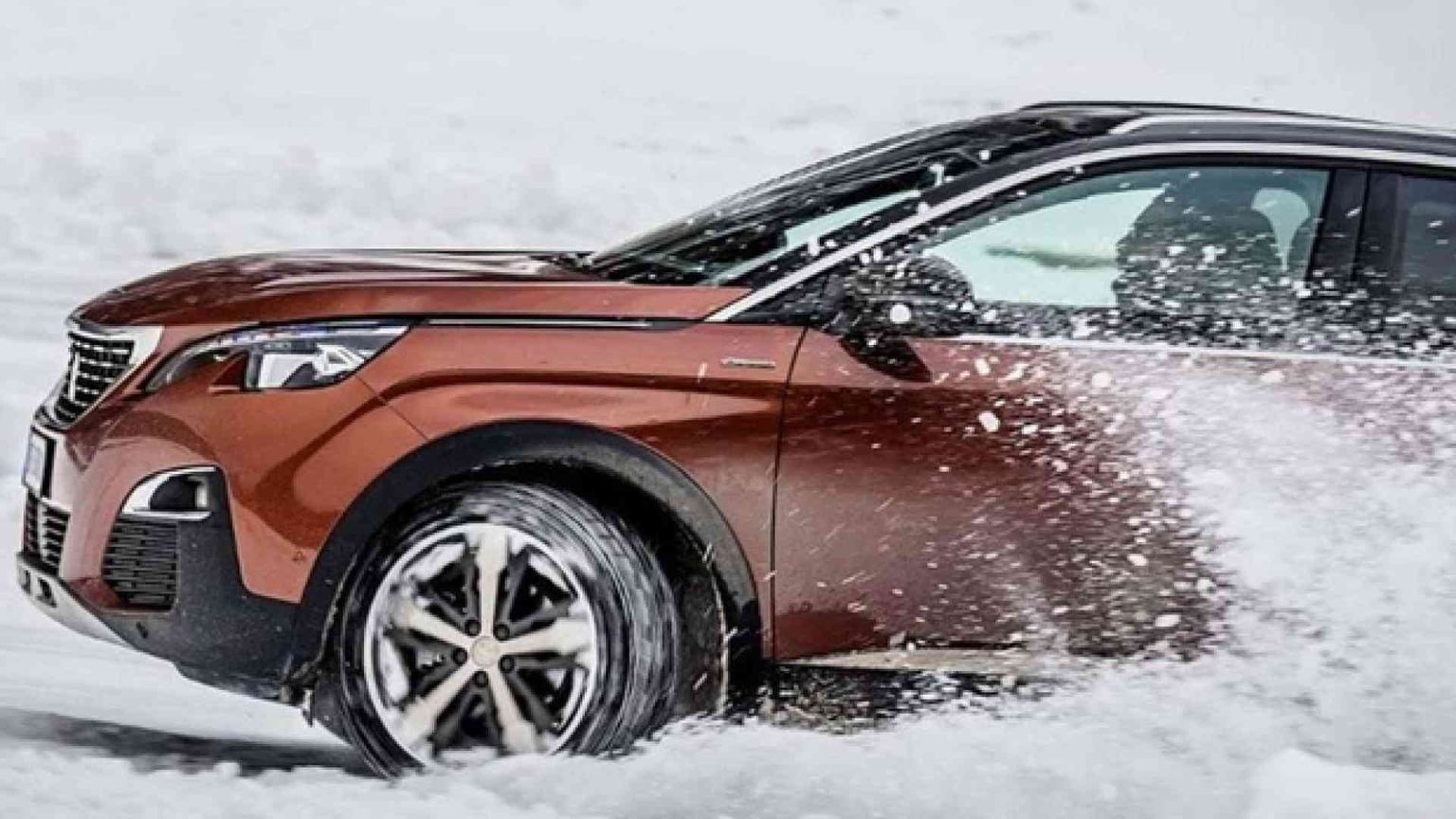 Con l'Advanced Grip Control, Peugeot va ovunque