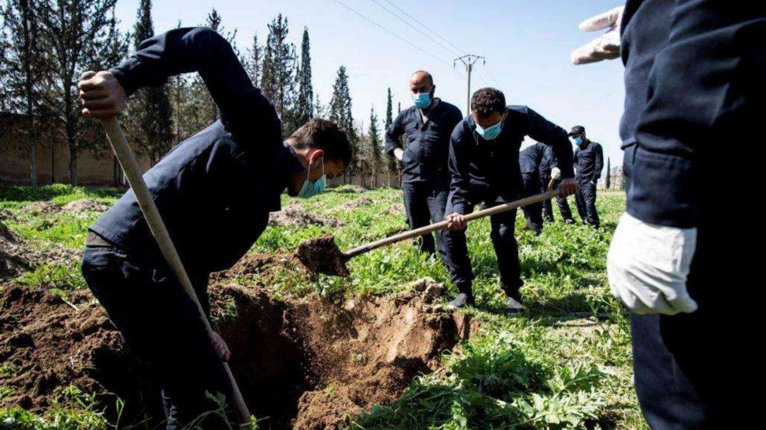 Raqqa, le fosse del Daesh nel silenzio del mondo