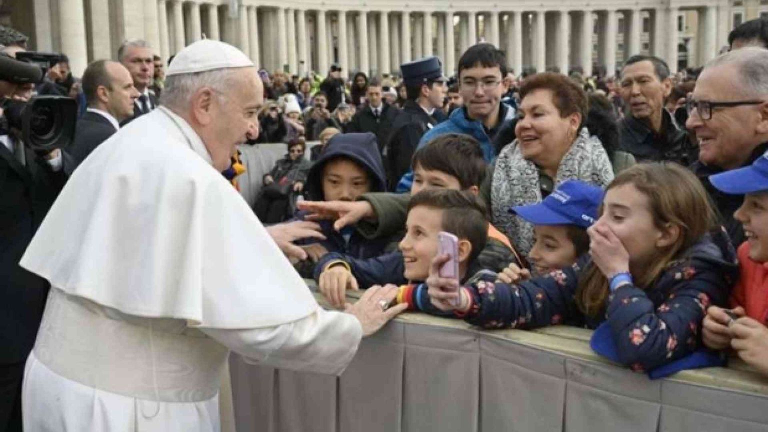 Papa: il cibo non è proprietà privata ma è provvidenza da condividere
