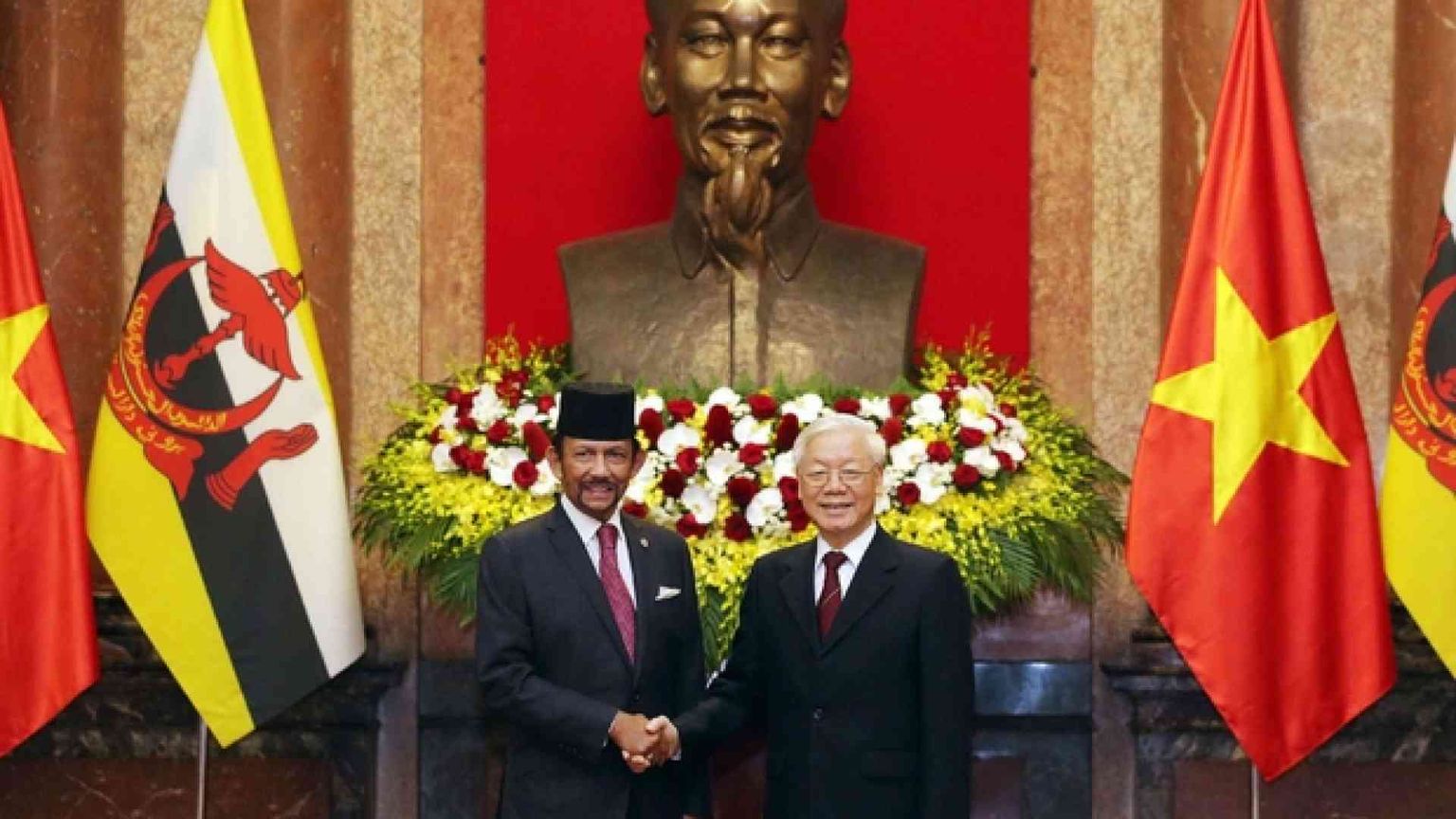 Il Brunei introduce la lapidazione per gay e adulteri