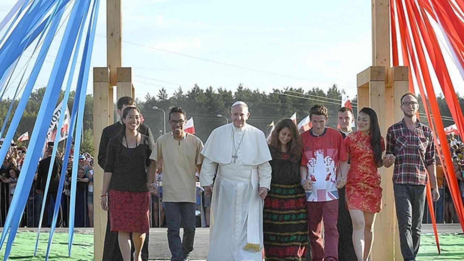 Il Papa ai giovani: Cristo è vivo e vi vuole vivi