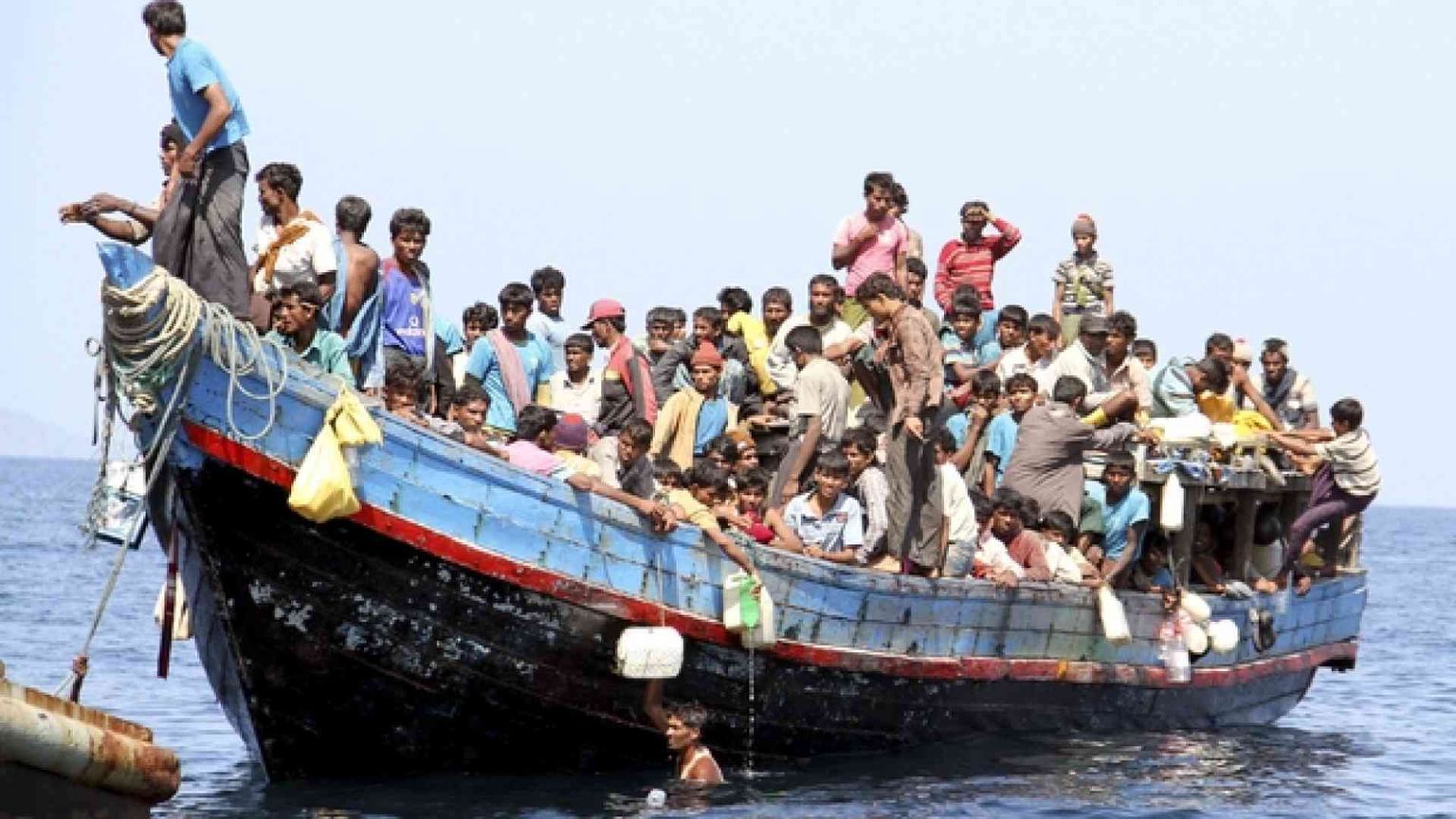 Fuga dei Rohingya: spuntano gli orrori dei trafficanti di essere umani