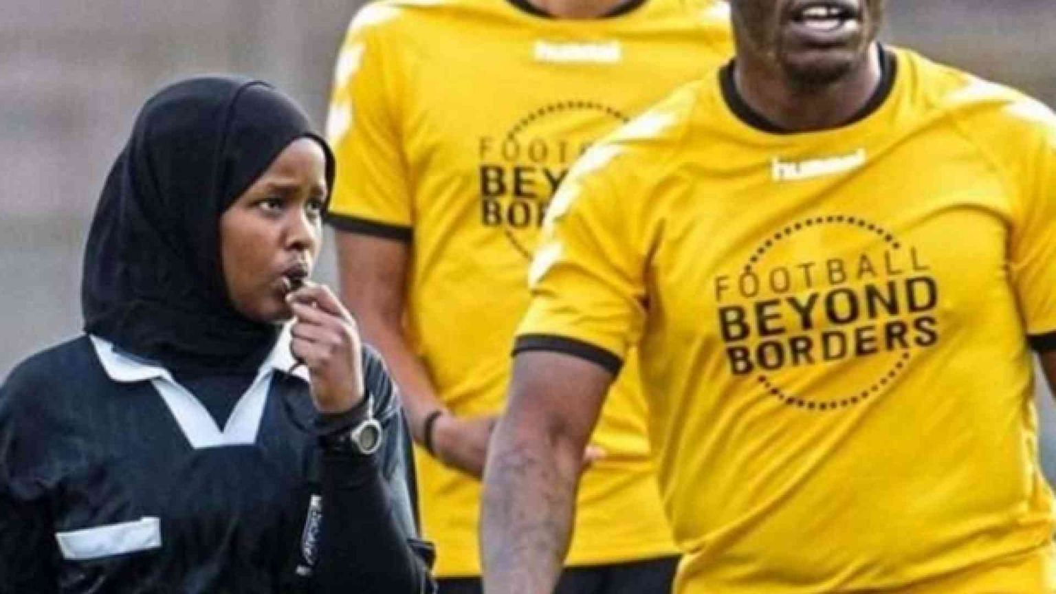 Jawahir, la arbitra con il velo: dalle bombe della Somalia al calcio