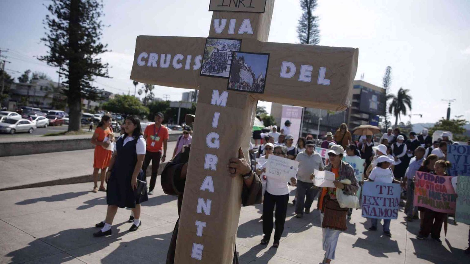 Trump deve riaprire il Muro per i figli dei migranti «protetti»