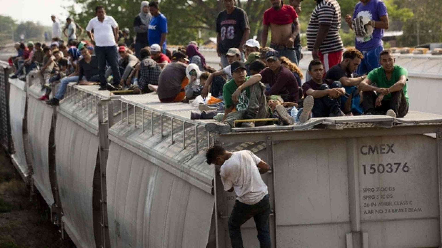 Giudice aiuta i migranti, Trump lo fa incriminare