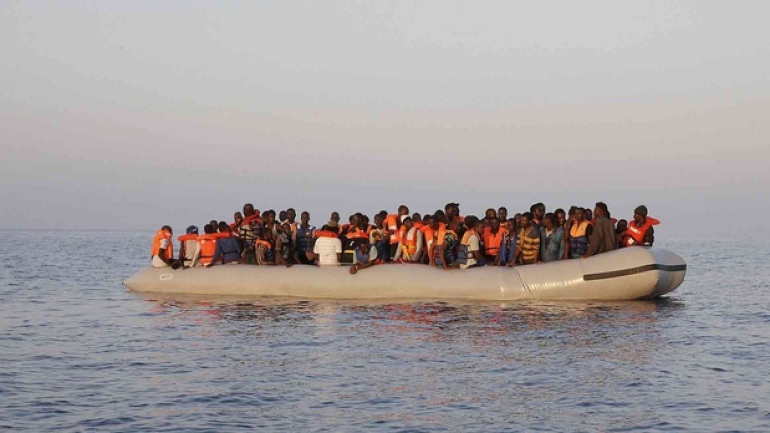Affonda barcone di migranti nel mar Egeo, morti cinque bambini e quattro donne