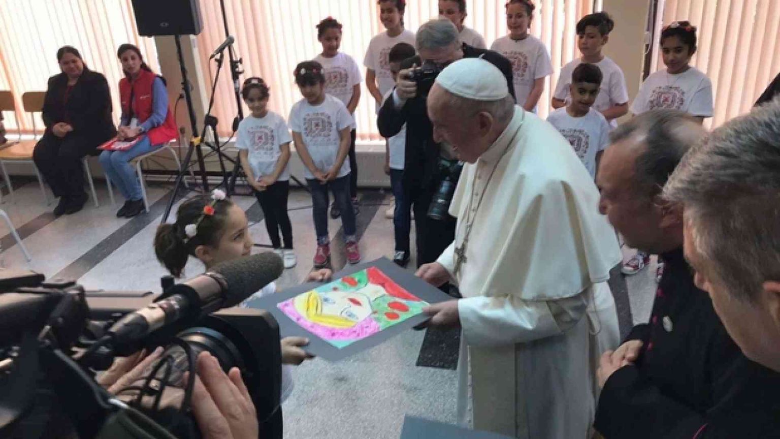 Papa Francesco: migranti, croce dell'umanità