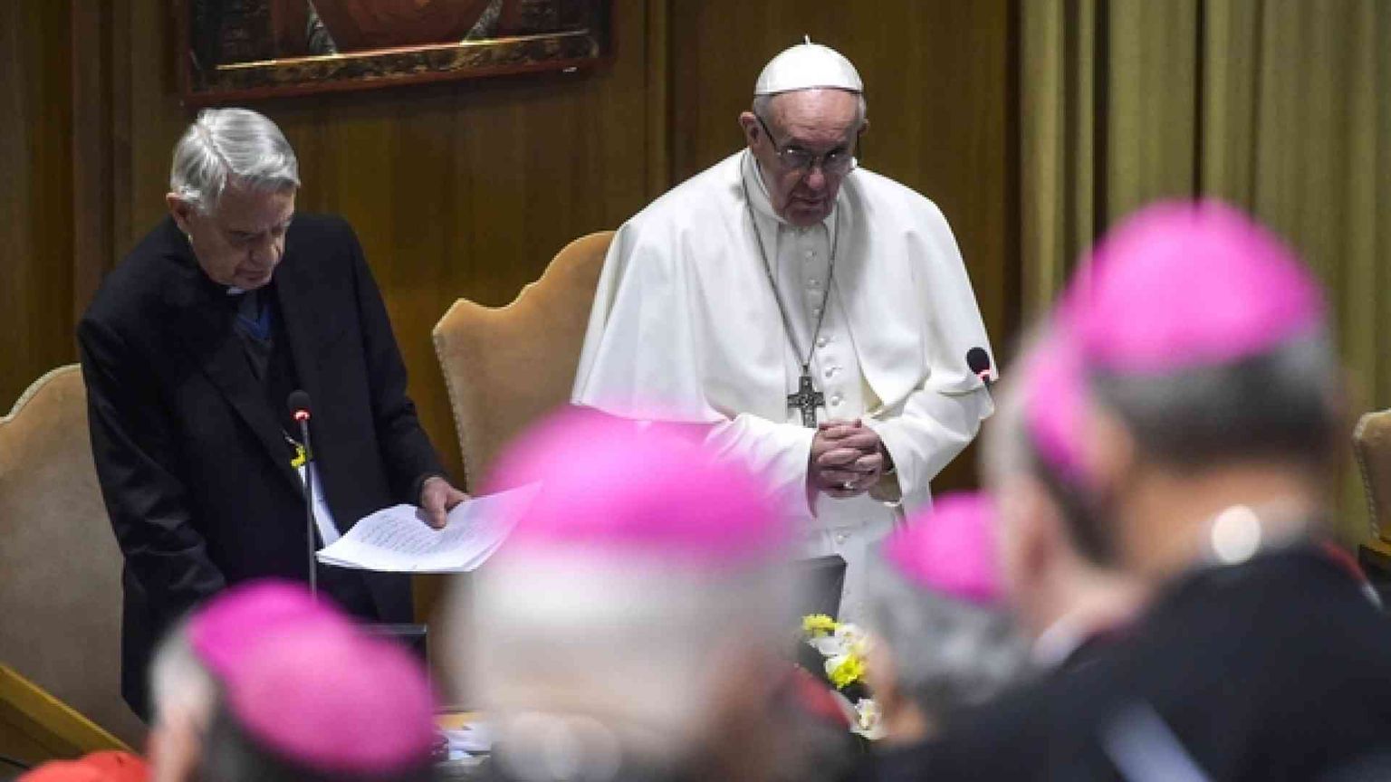 Abusi, la nuova «stretta» di Francesco