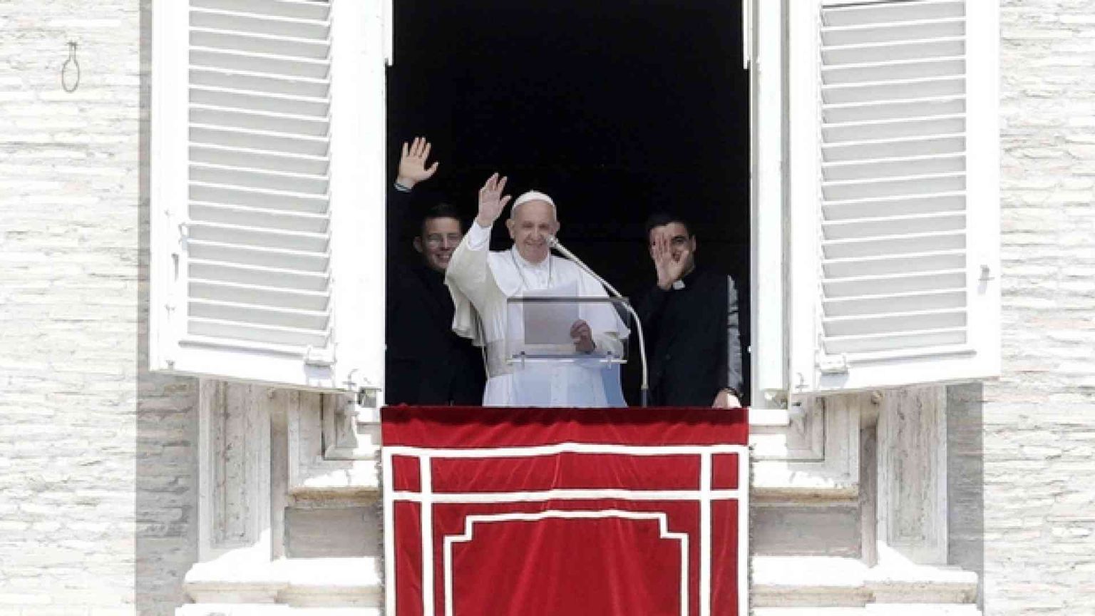 Il Papa ricorda tutte le mamme, custodi del valore della famiglia