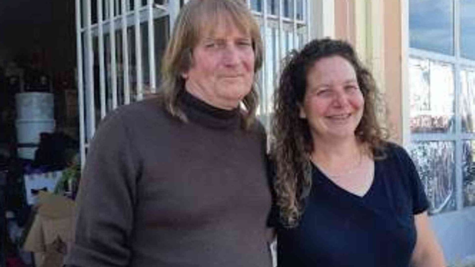 «Eravamo a Lesbo in vacanza. Ora viviamo per i migranti»