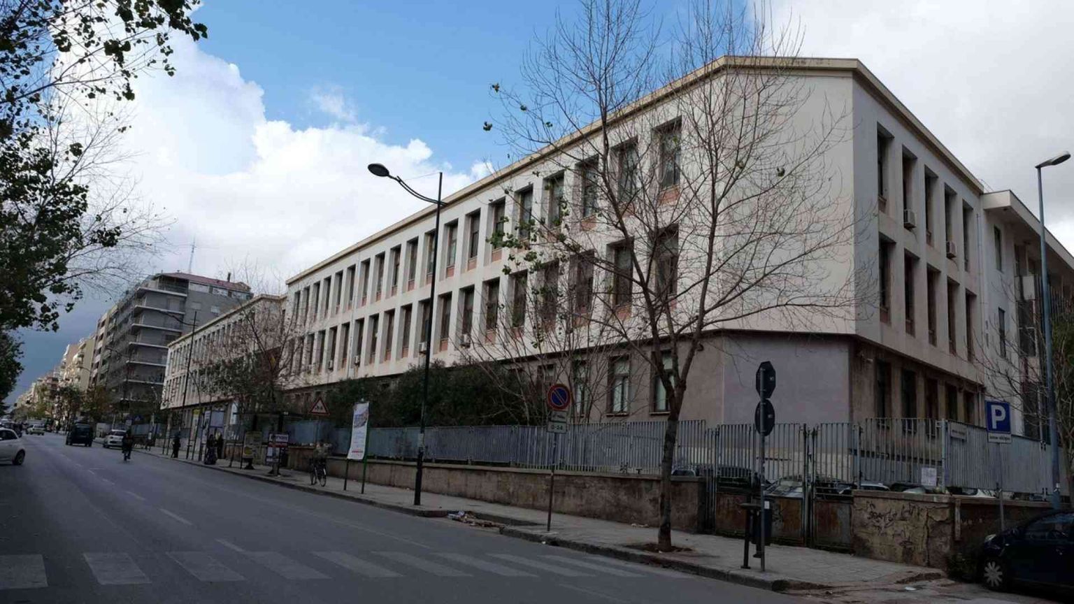 Prof sospesa dopo un video che accostava Salvini e leggi razziali