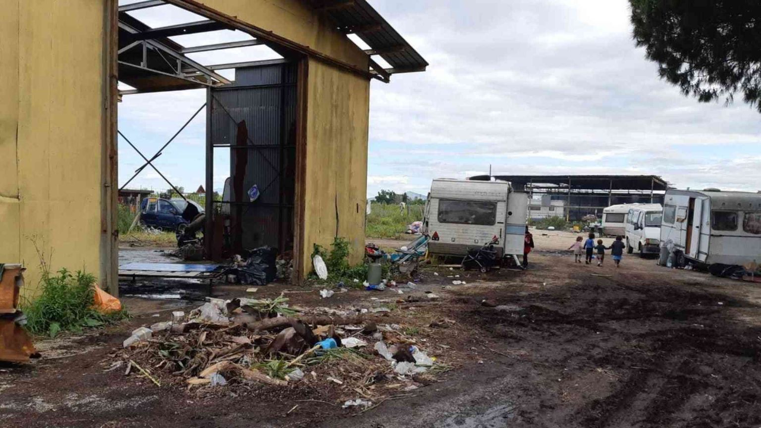 Sgombero di Giugliano, la Cedu chiede di fornire un alloggio alle famiglie