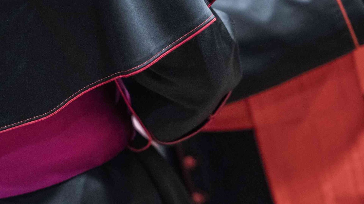 La riduzione delle diocesi in Italia muove i primi passi