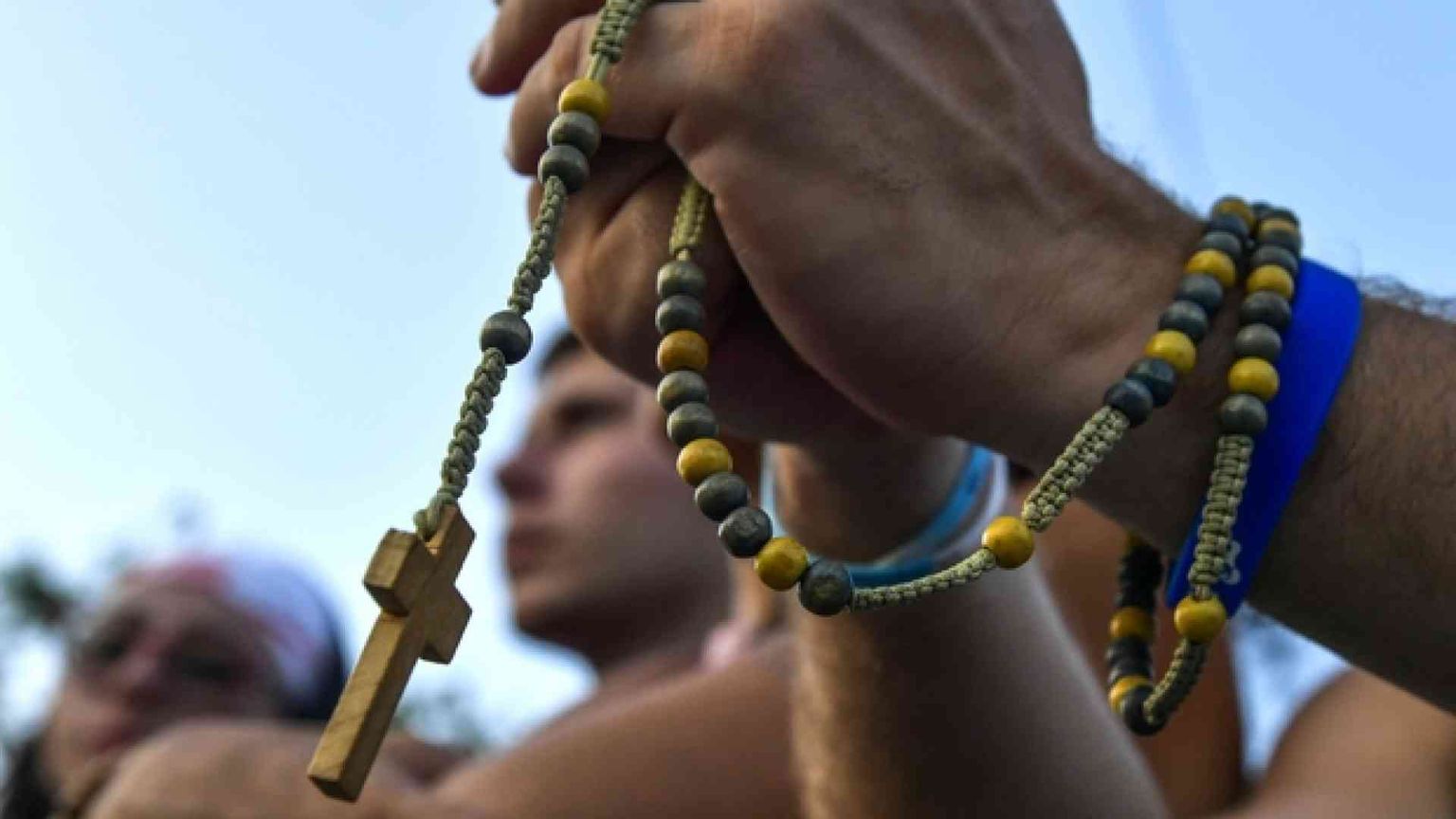 Rosario in piazza, voci e critiche dal mondo cattolico