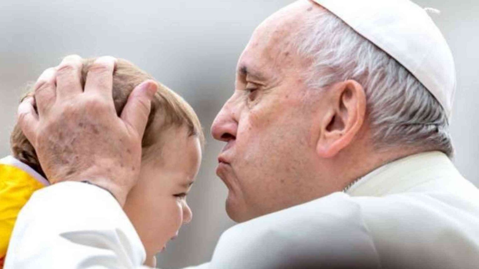 Il Papa: l'aborto non è mai la risposta. «No alla mentalità eugenetica»