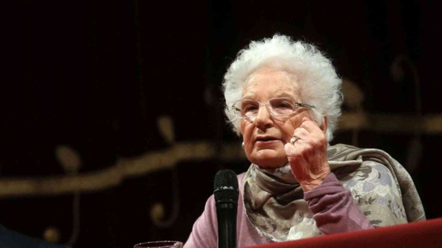 Liliana Segre: «Contro l'indifferenza rimane la Carta»