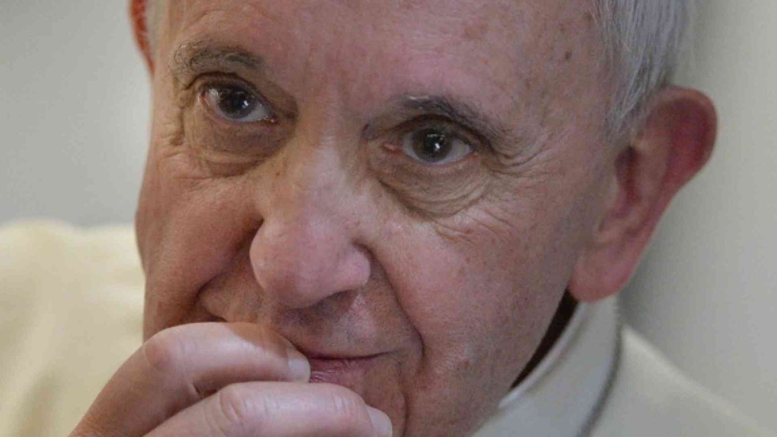 Papa Francesco: l'accusa di eresia? «La prendo con senso dell'umorismo»