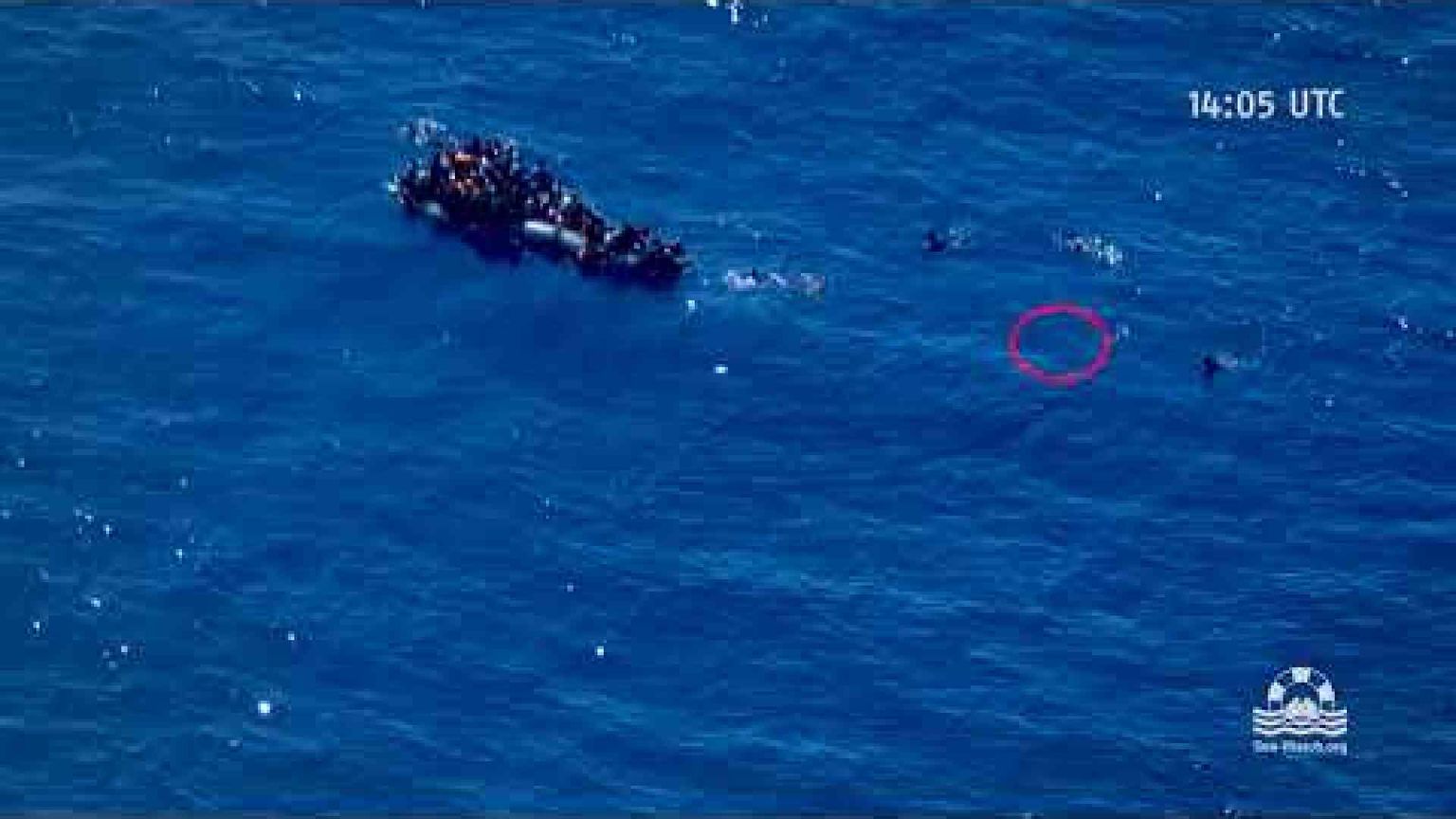 La Sea Watch: «La Marina non interviene, così annega un uomo» / VIDEO