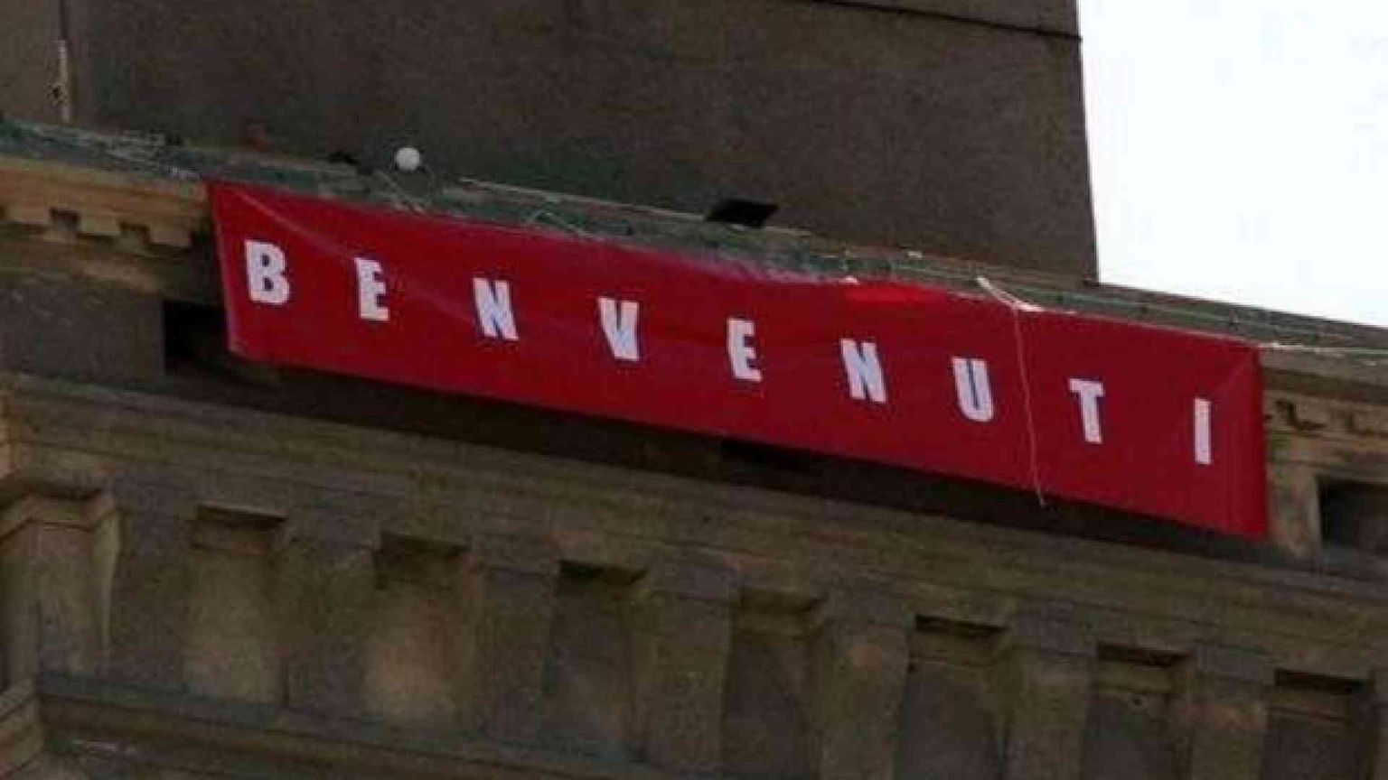 «Benvenuti». L'odissea dei migranti finisce di domenica mattina