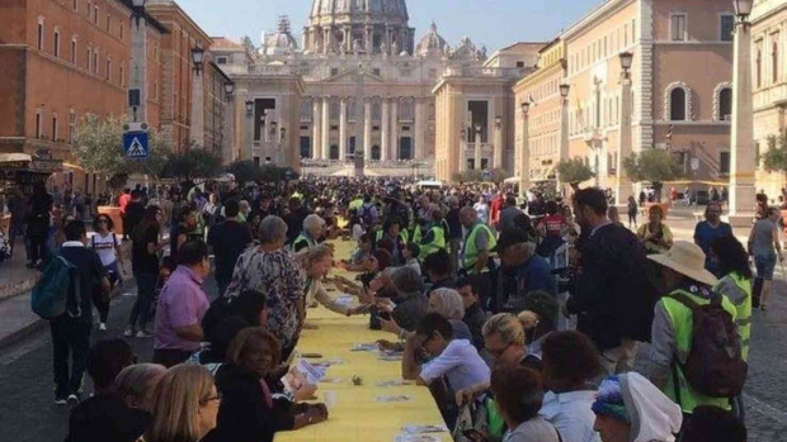 La Tavolata senza muri raddoppia a Roma e si moltiplica in Italia