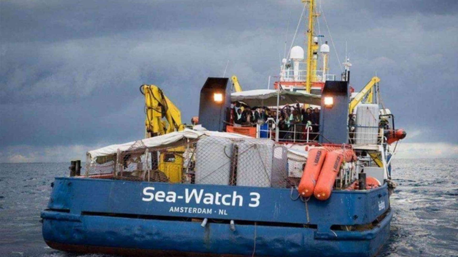 Consiglio d'Europa: «Subito porto sicuro alla Sea Watch». La Procura indaga