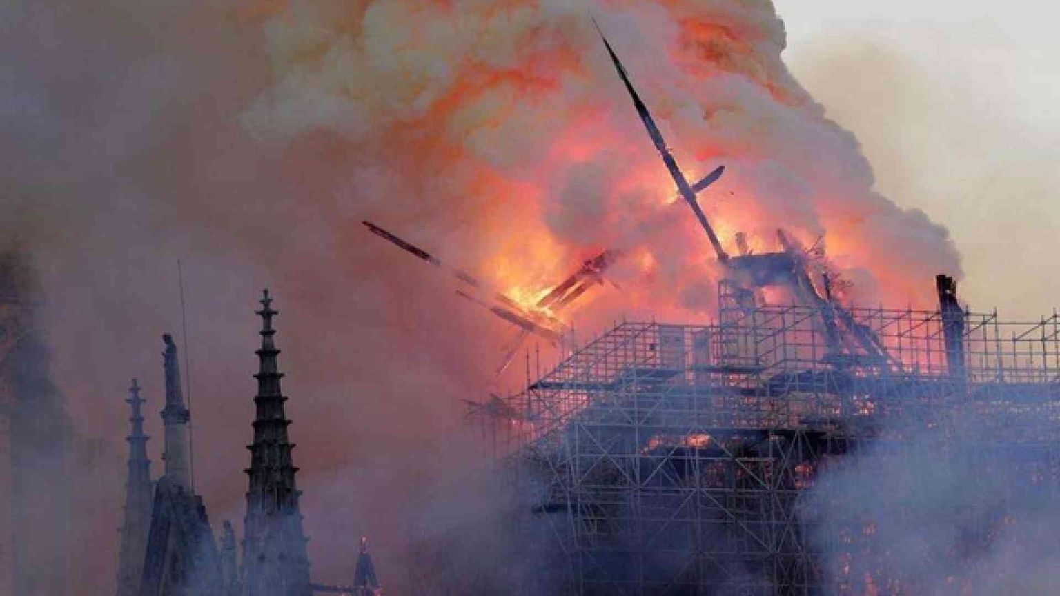 Notre-Dame e l'«utopia» di Assisi. Ricostruire: in 2 anni si può