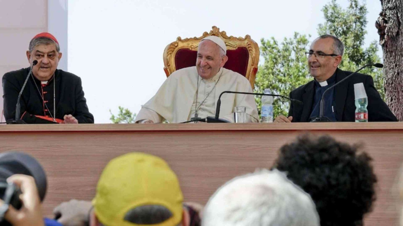 Il Papa a Napoli: Mediterraneo laboratorio di dialogo