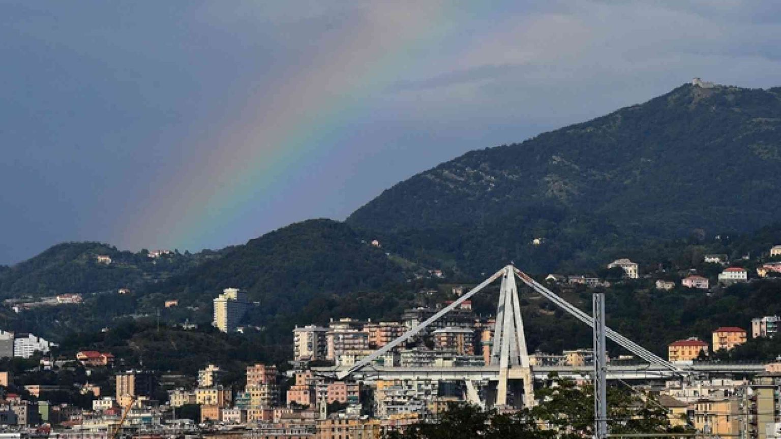 Prima gettata di cemento per il nuovo ponte di Renzo Piano