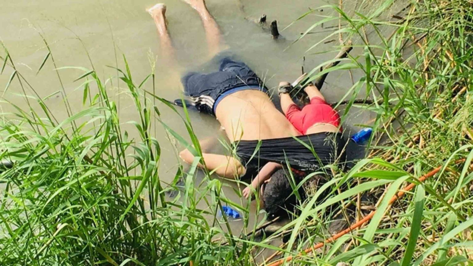 Padre e figlia annegati al confine Usa-Messico. Il dolore del Papa