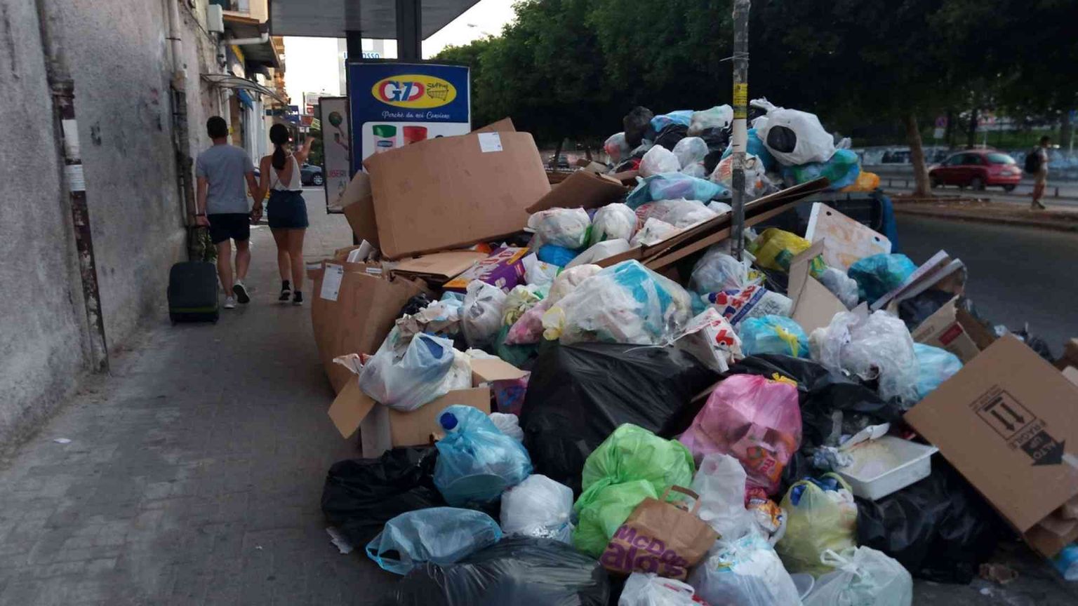 Ecco perché Palermo è ostaggio dei rifiuti