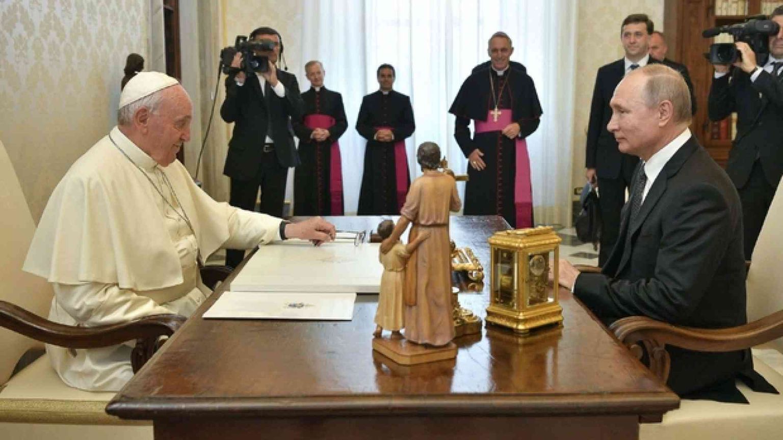 Il Papa riceve Putin: Venezuela, Ucraina e ambiente al centro del colloquio
