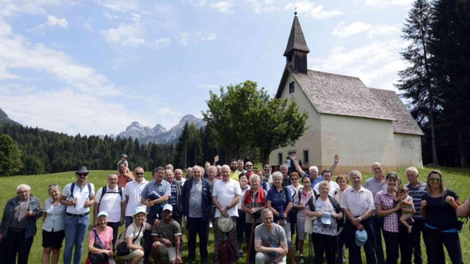 Così raccontiamo la chiesa giovane che cresce e l'Italia reale