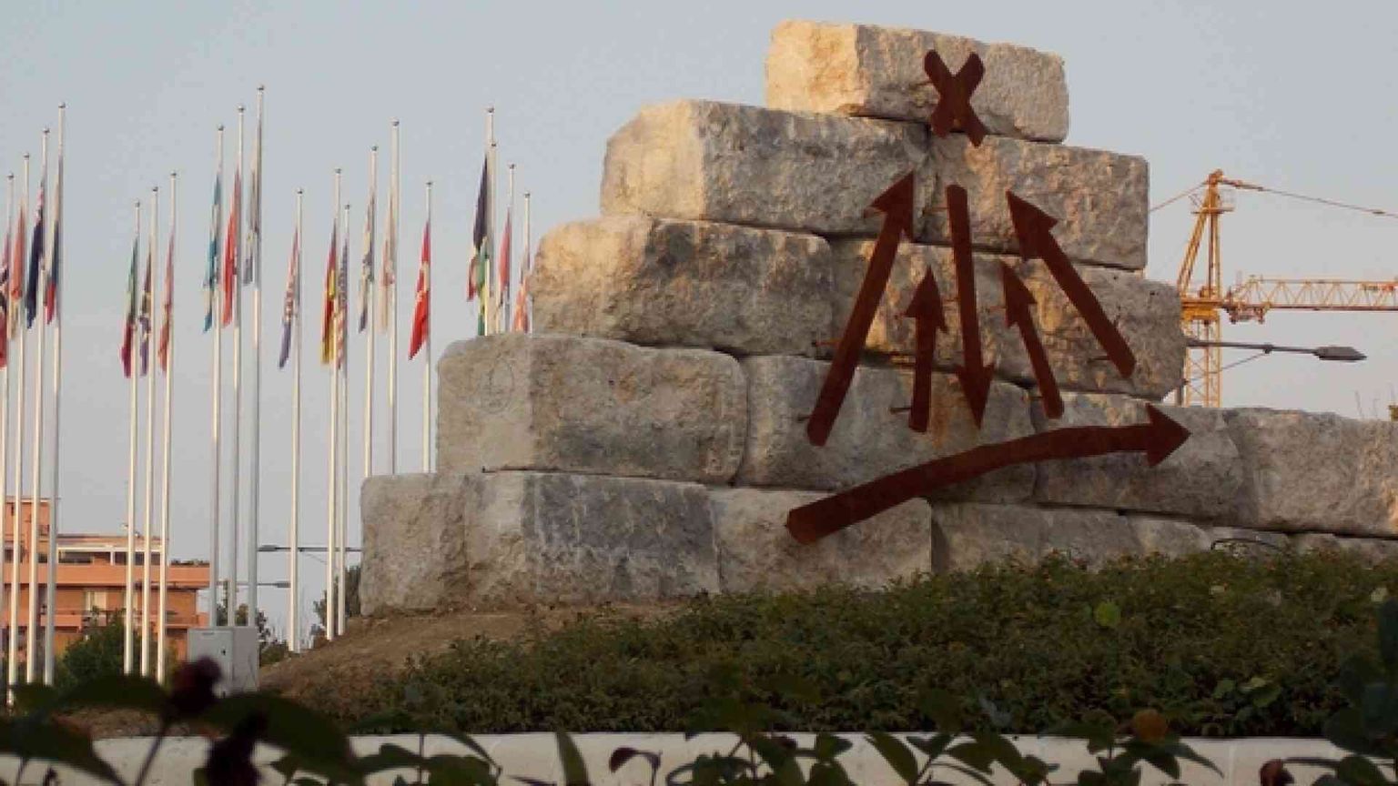 Un monumento a don Luigi Giussani «racconta» la fede