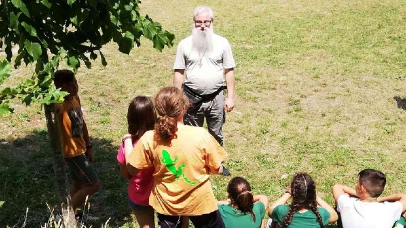 Il parroco: per la Prima Comunione regaliamo un bell'albero da piantare