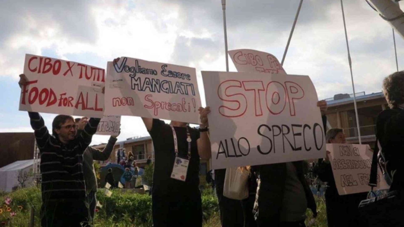 Gettati 15 miliardi di cibo