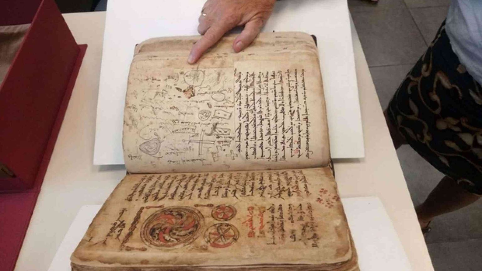 Restaurato «Sidra», il manoscritto in aramaico sfuggito alla follia del Daesh