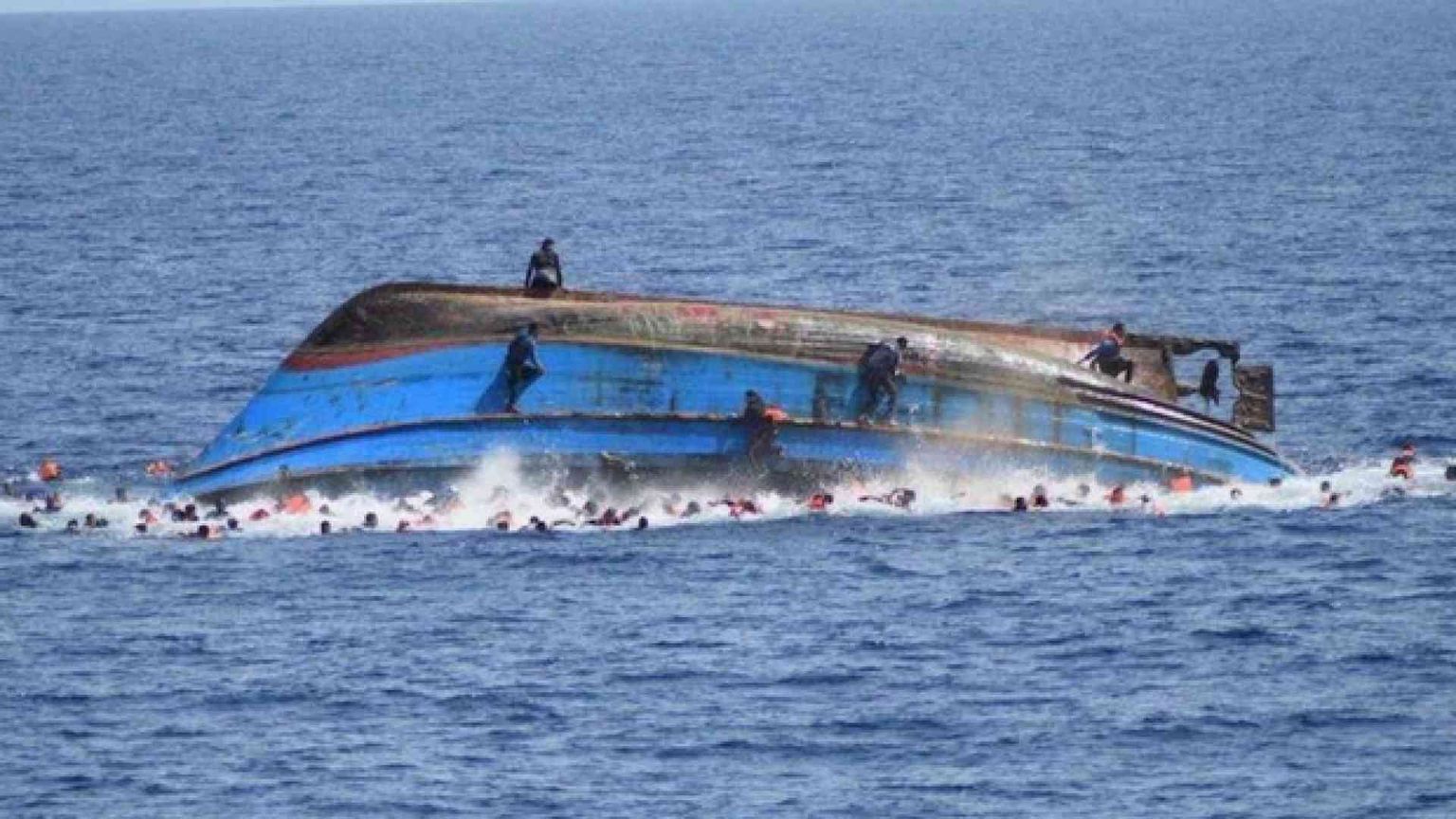 Una barca si è capovolta. «Riportate 70 persone in Libia»