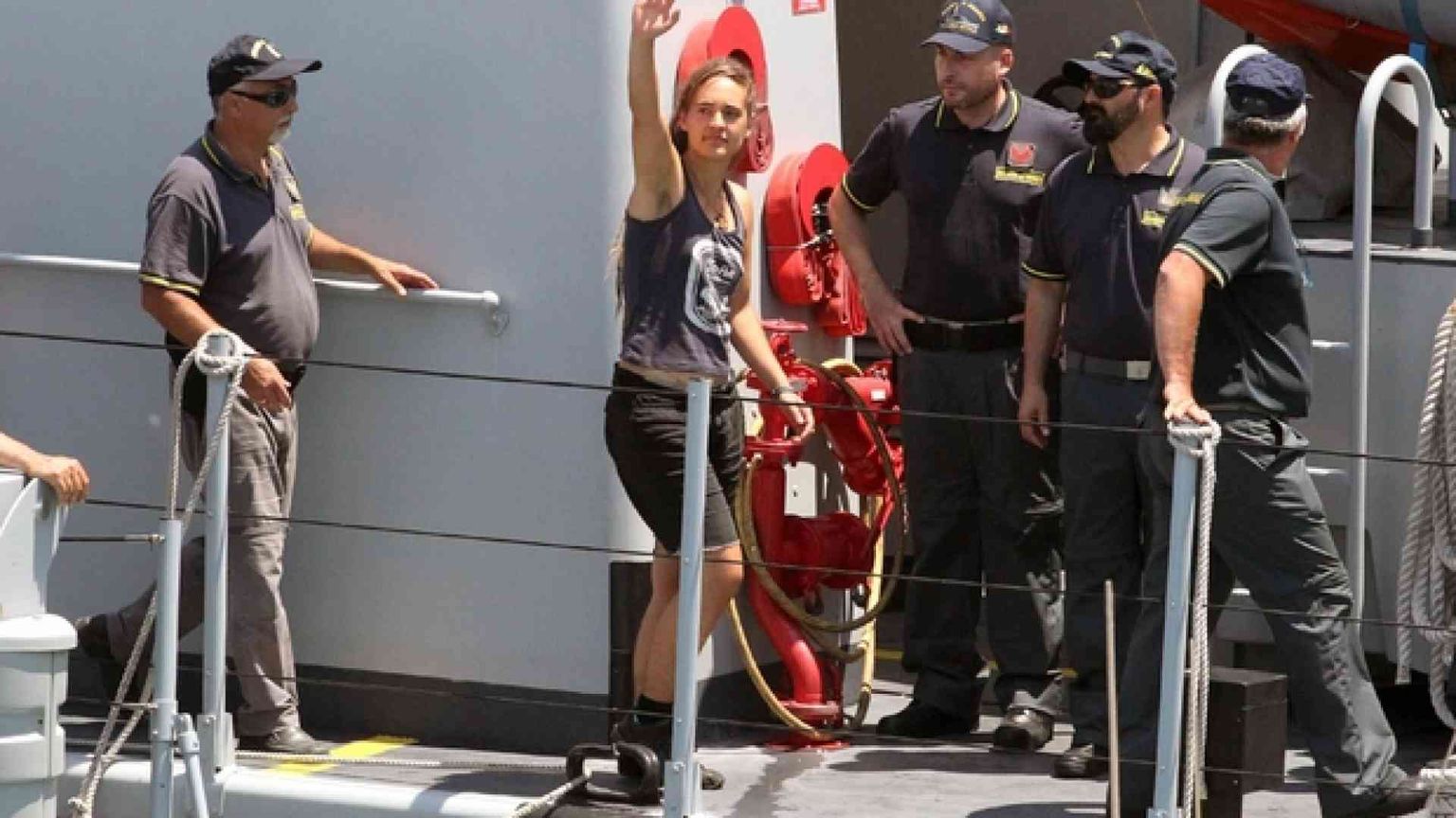 Carola al Parlamento Ue: dove eravate?