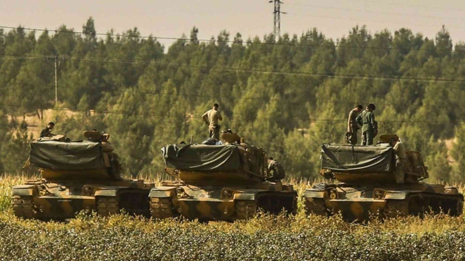 Trump annuncia la tregua: fascia di sicurezza e ritiro delle forze curde