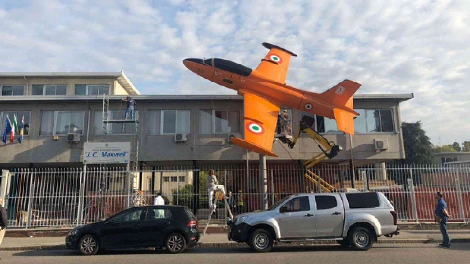 Restaurato dagli studenti, l'Aermacchi torna a vivere