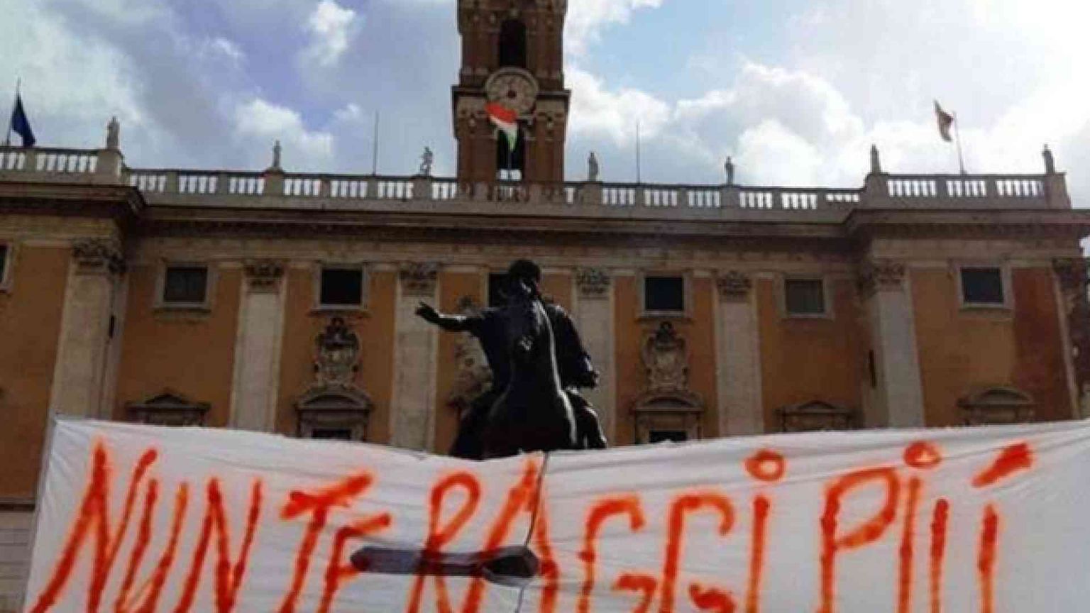 "Tutti per Roma" in marcia lungo il Tevere per dire #BastaRaggi