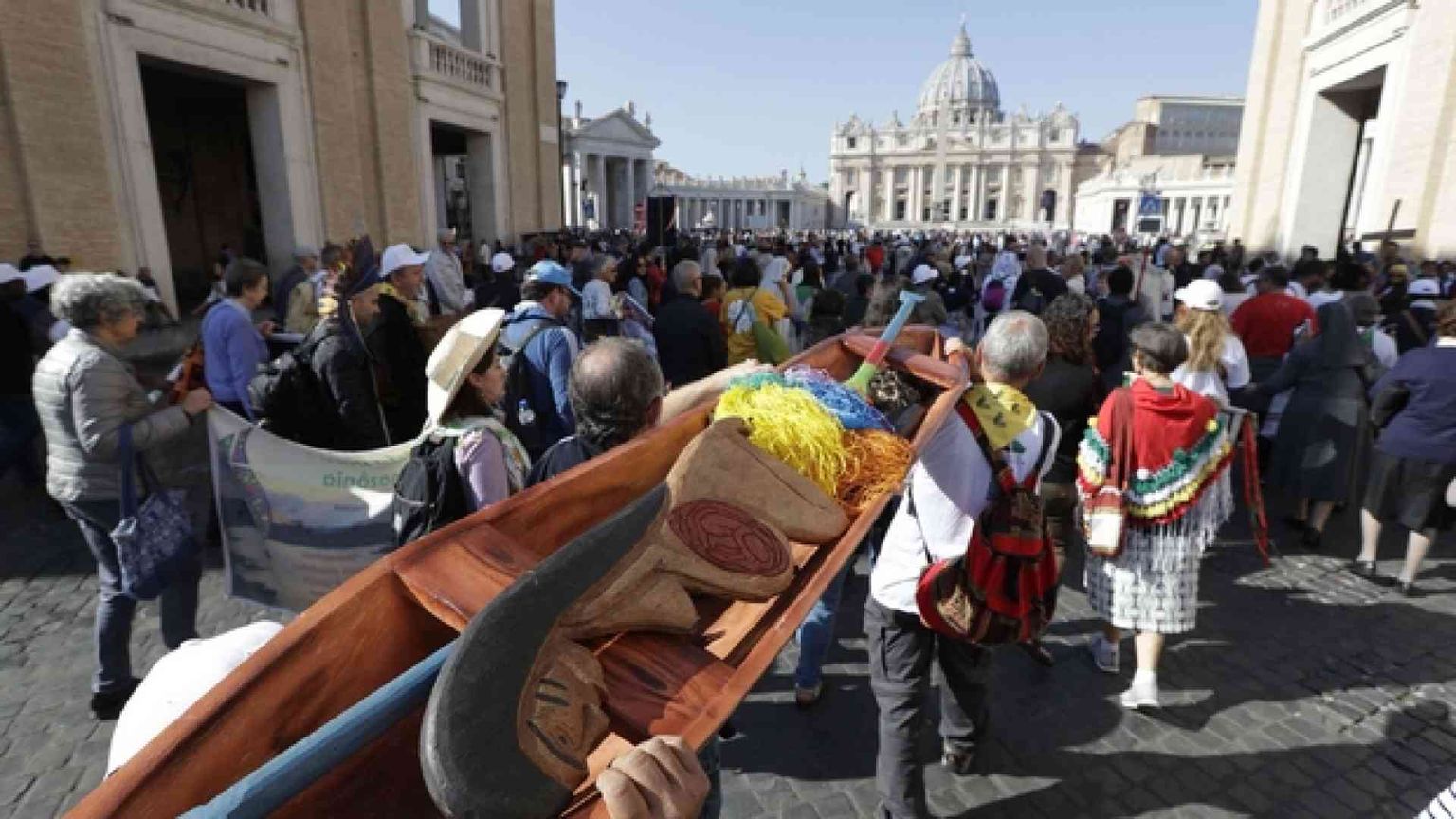 Amazzonia, più spazio al diaconato, più coinvolte le donne