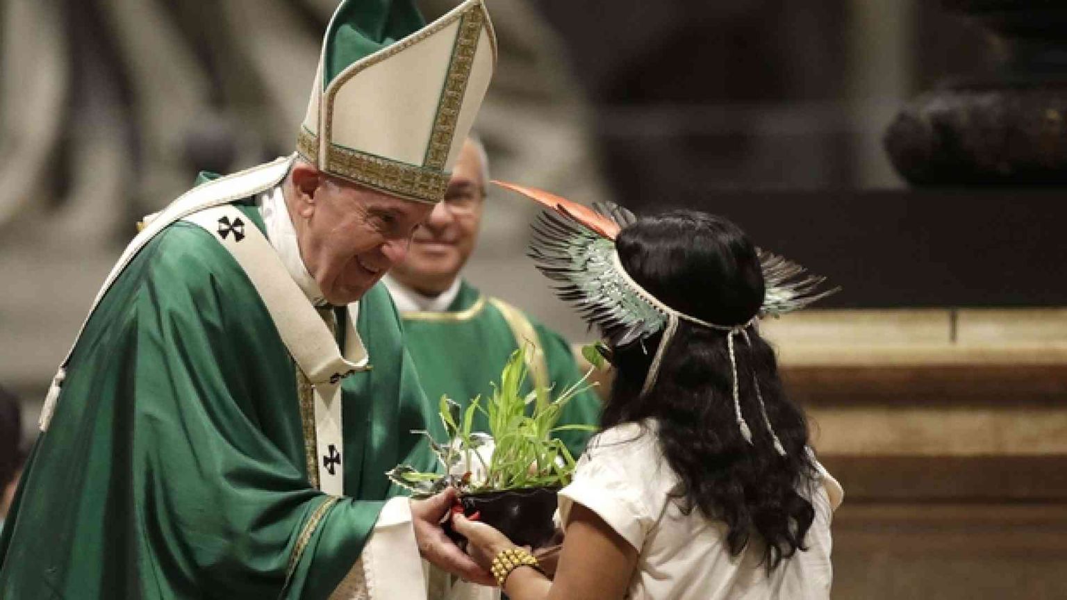 Papa: i poveri non sono "inferiori", ascoltiamo il loro grido