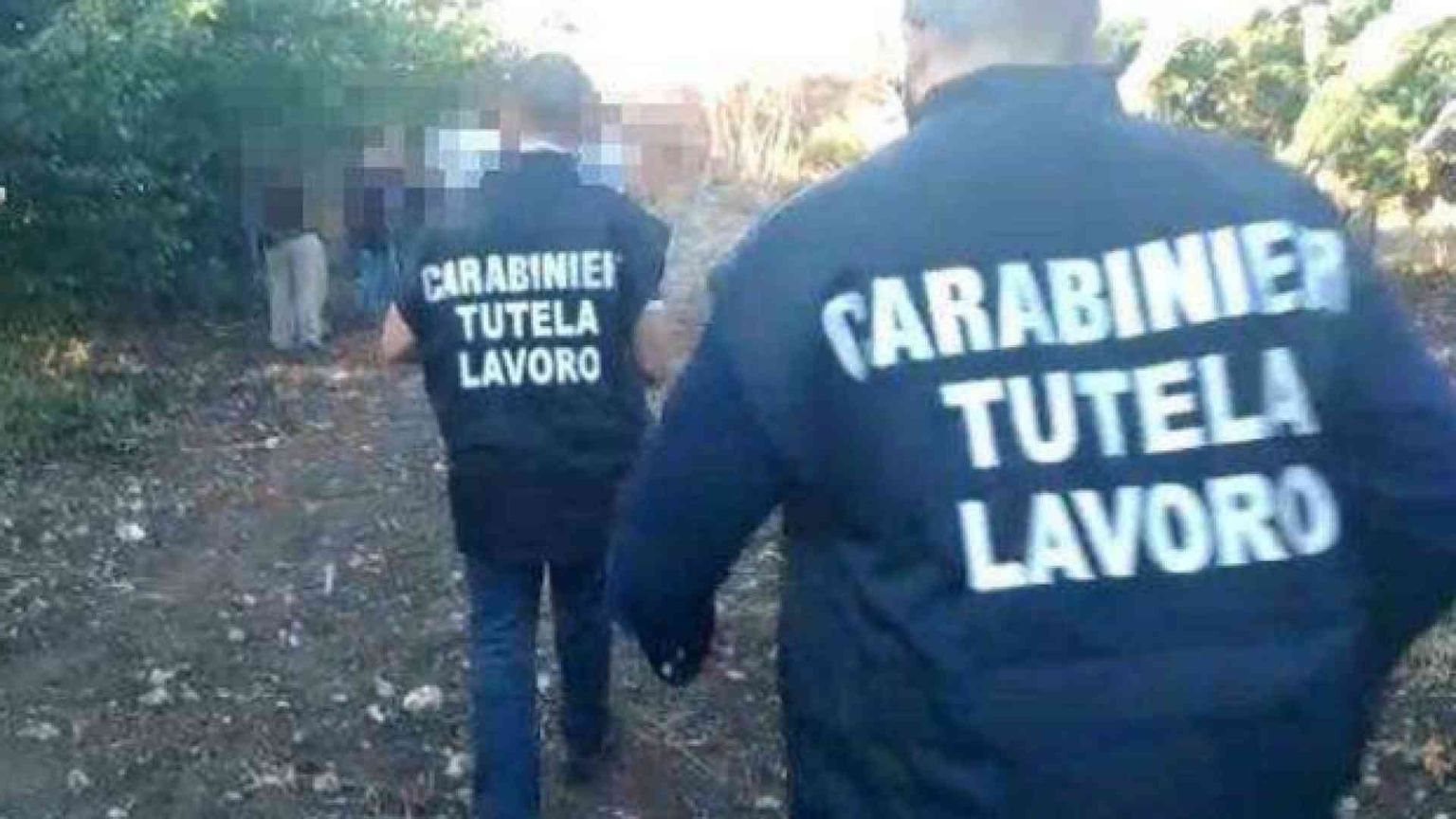 Sfruttata dai caporali abortisce nei campi. Inchiesta ad Agrigento