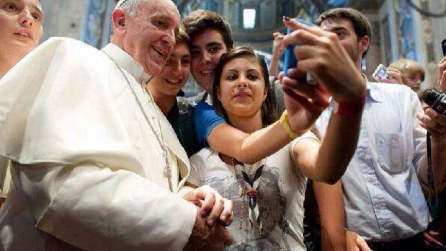Il Papa: ogni abuso sui minori via dalla faccia della terra. E dal web